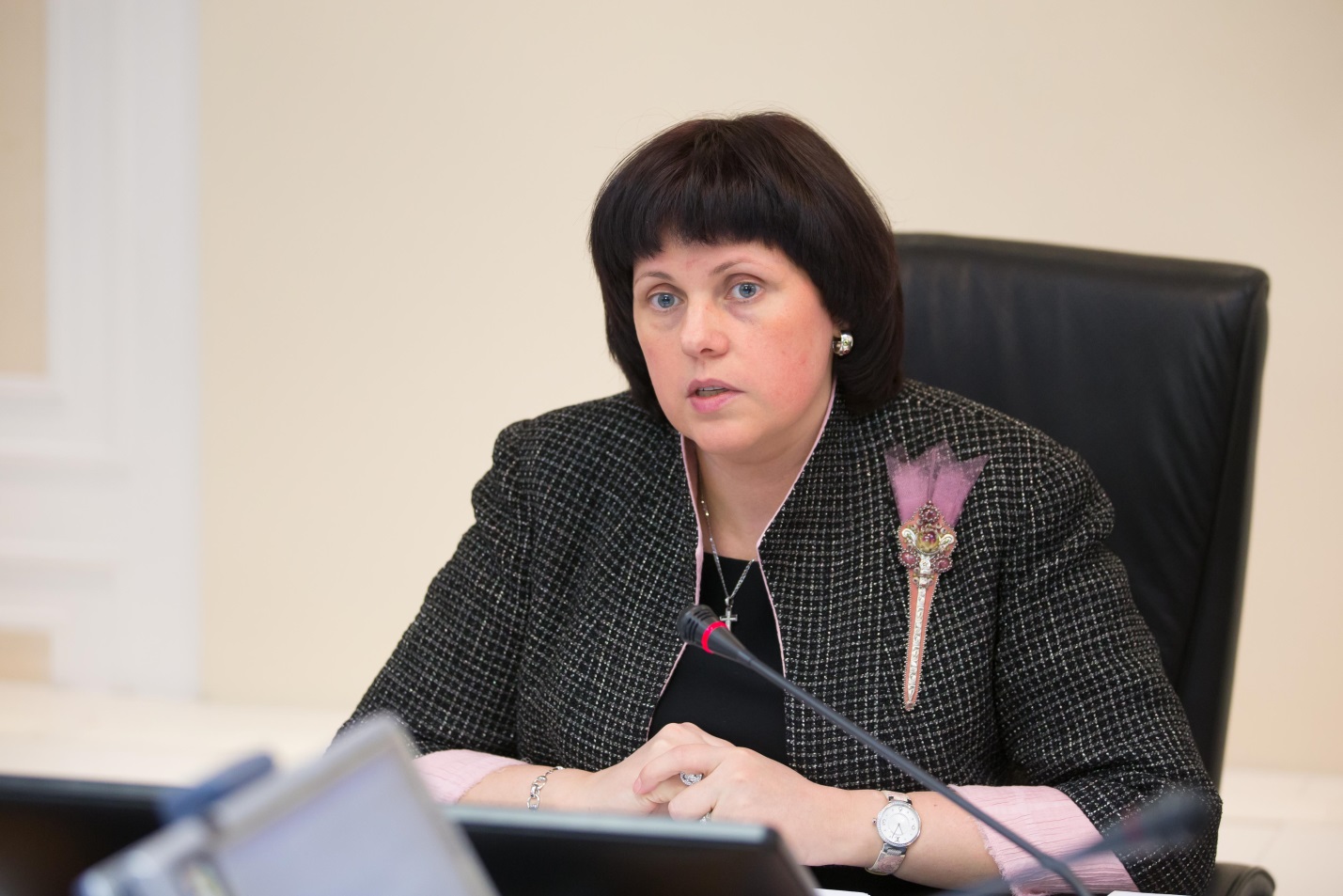 Хватит пытаться всё взвалить на русский народ, заявила Елена Афанасьева