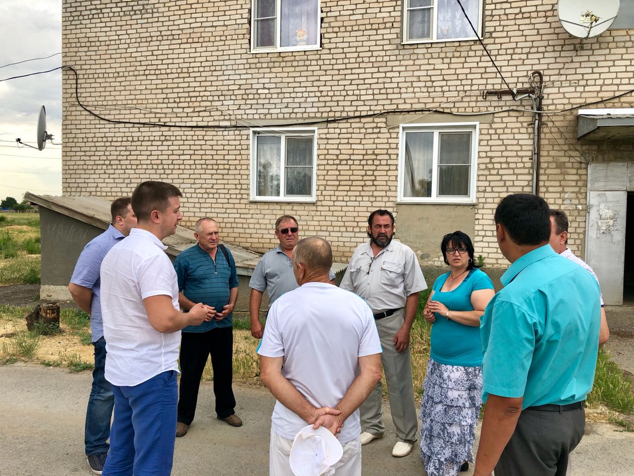 Игорь Торощин посетил местные отделения ЛДПР в Волгоградской области