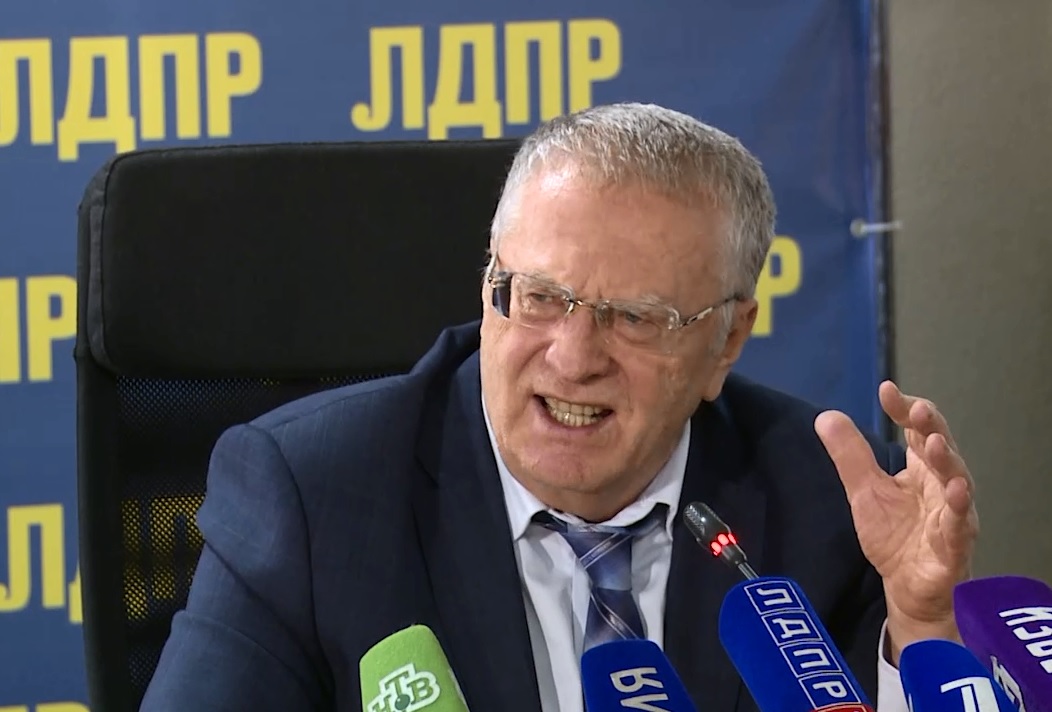 Владимир Жириновский раскритиковал идею вернуть в продажу алкоэнергетики