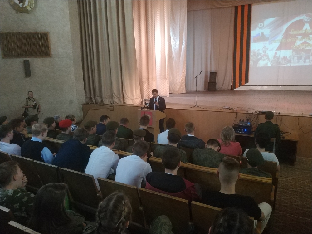 Задача нашего общества — воспитание патриотизма у молодёжи, считает Александр Пронюшкин
