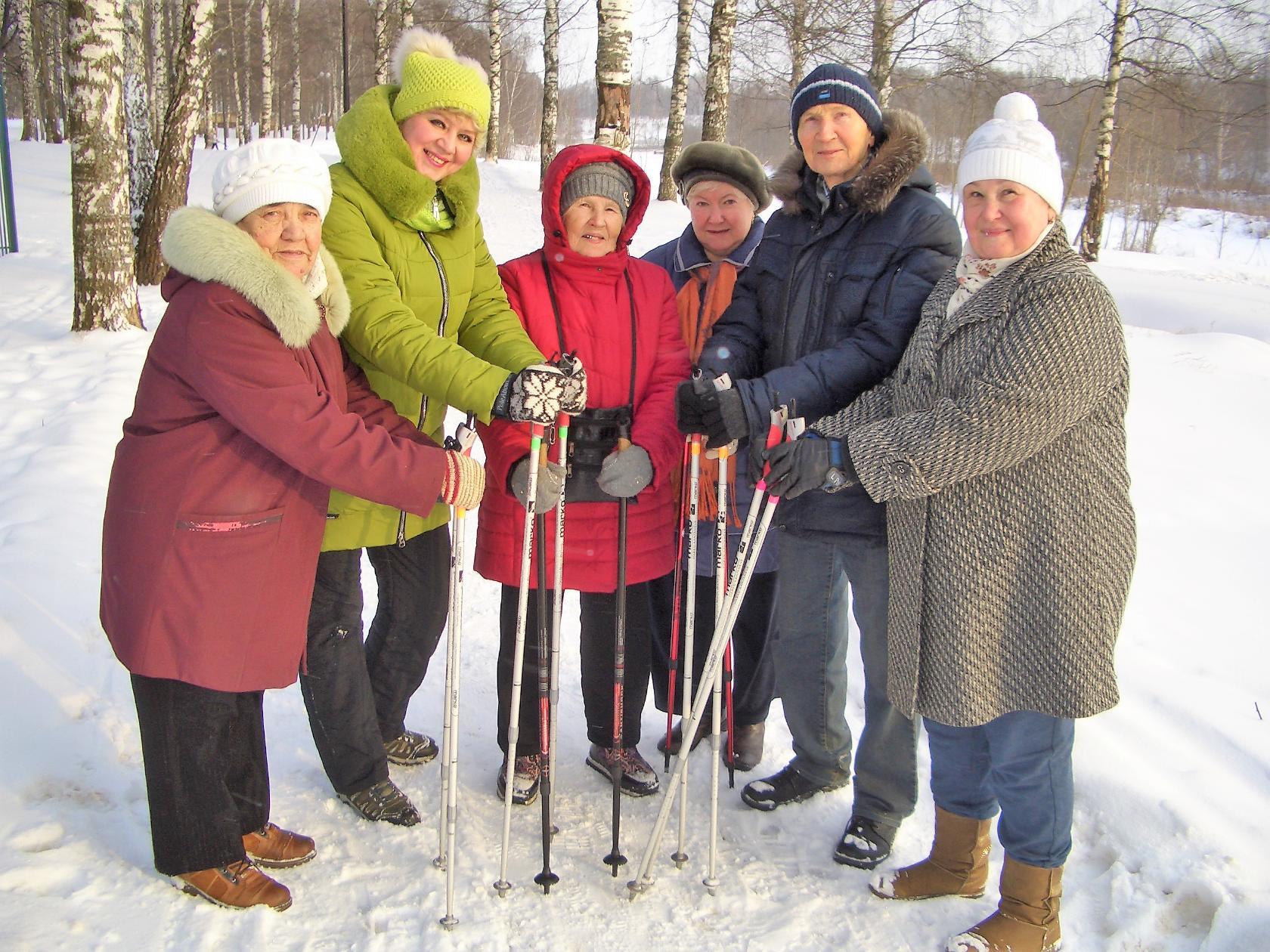 Пенсионеры на лыжах