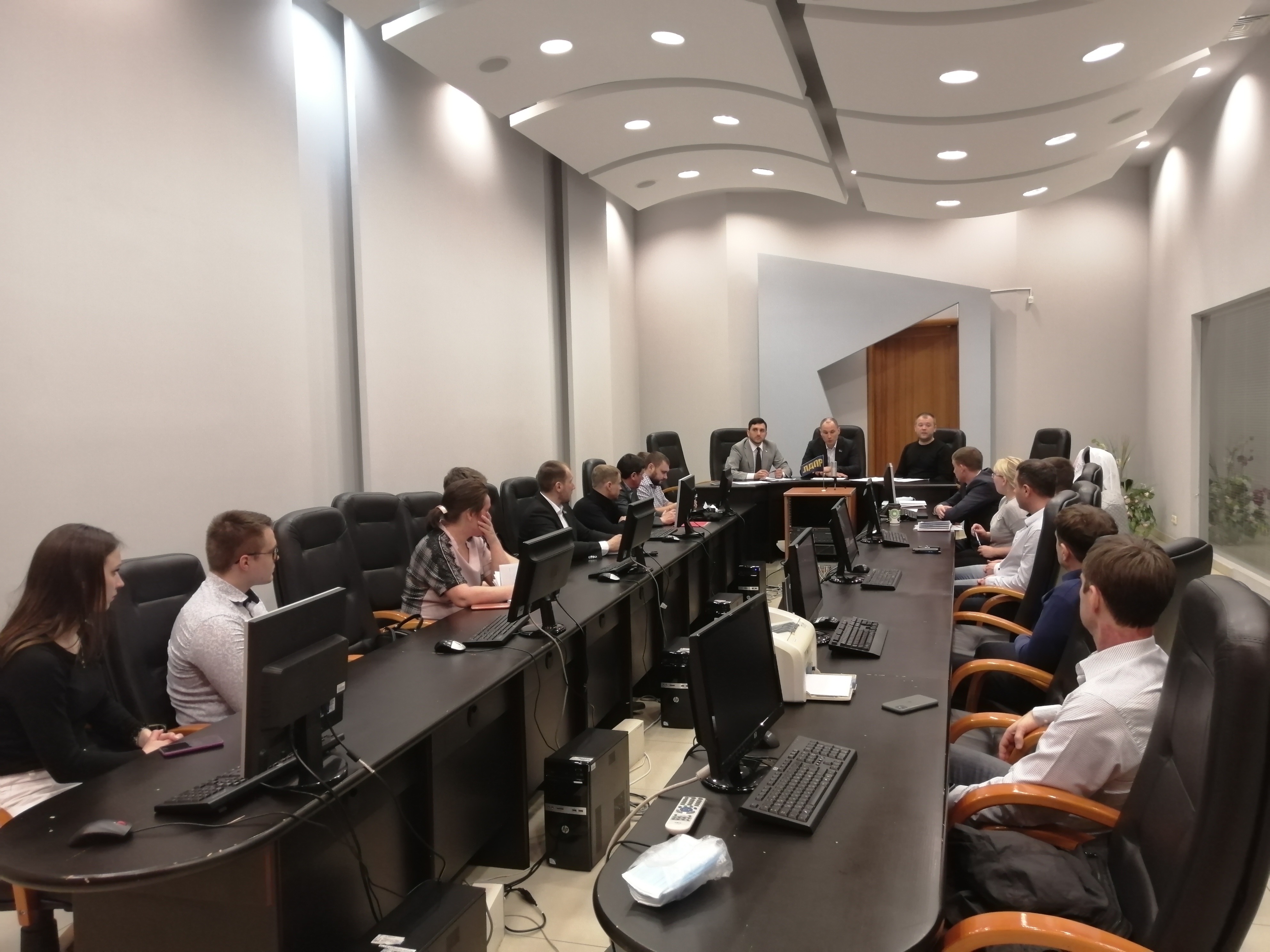 Почта это жизнь. Логотип отряд мэра новоуткинск. Картинки ниу вшэ родителям выпускников. Подработка для подростков тюмень. Сбор гуманитарной помощи картинка.