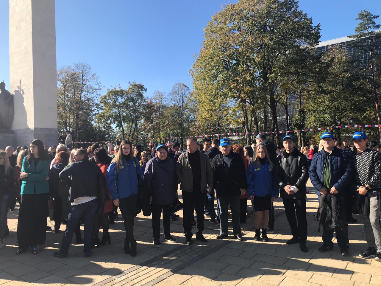 Сотрудники и активисты Адыгейского регионального отделения ЛДПР посетили митинг-концерт посвященный Дню народного единства!