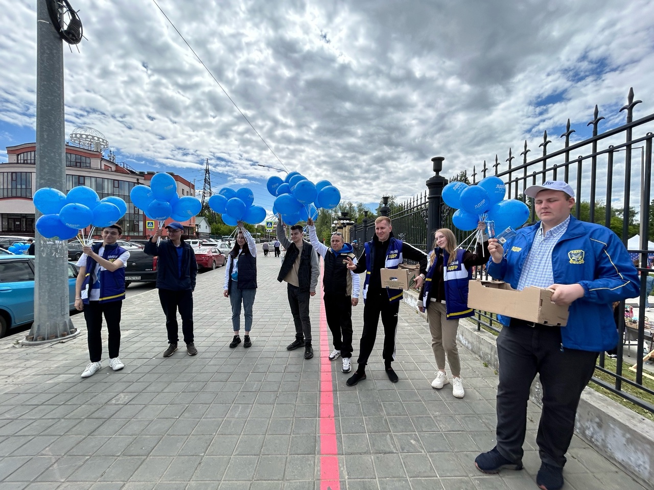 Алтайское региональное отделение ЛДПР поздравило юных жителей края с Днем защиты детей