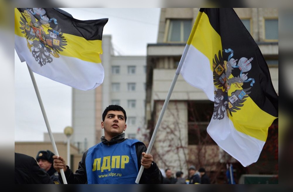 ЛДПР ВНОВЬ ПОТРЕБУЕТ ВЕРНУТЬ ИМПЕРСКИЙ ФЛАГ НА МИТИНГЕ