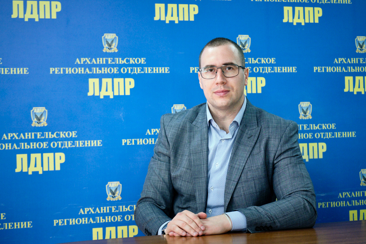 Депутат от ЛДПР Сергей Пивков добился выплаты пособия безработному