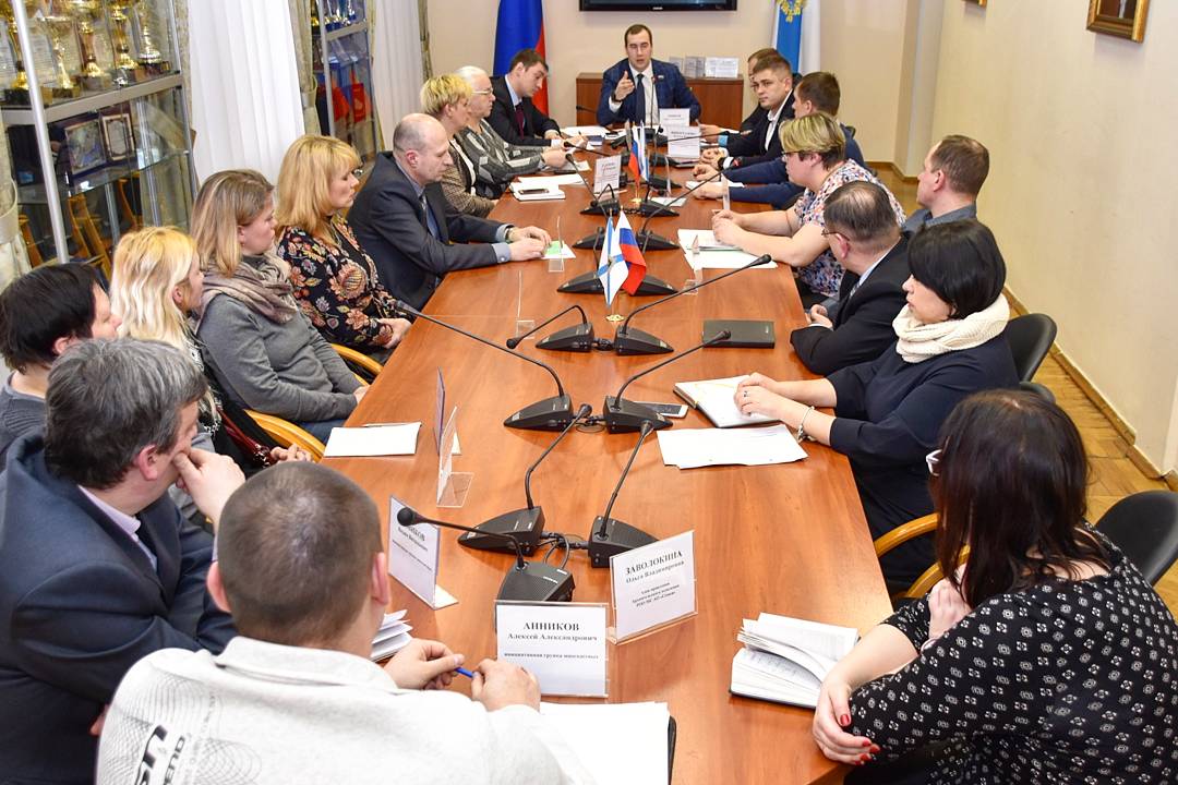 МНОГОДЕТНЫЕ СЕМЬИ ПОМОРЬЯ ТРЕБУЮТ КОМПЕНСАЦИИ ЗА ЗЕМЕЛЬНЫЕ УЧАСТКИ