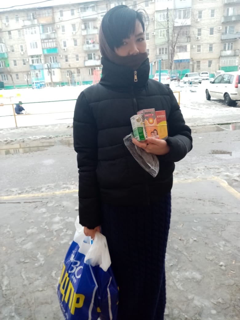 А на сколько рублей съедает черной икры верхушка страны, пока половина матерей не знают где взять деньги на лекарства ребенку?