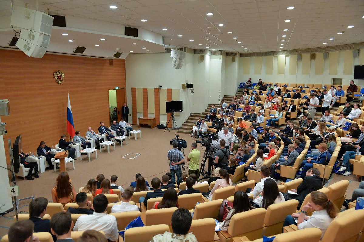 Нужно развернуть государство лицом к молодежи