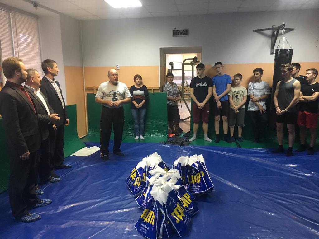 Спорт сближает