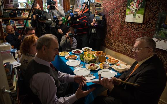 Председатель ЛДПР: прожив вместе 50 лет, супруги должны гордиться этим