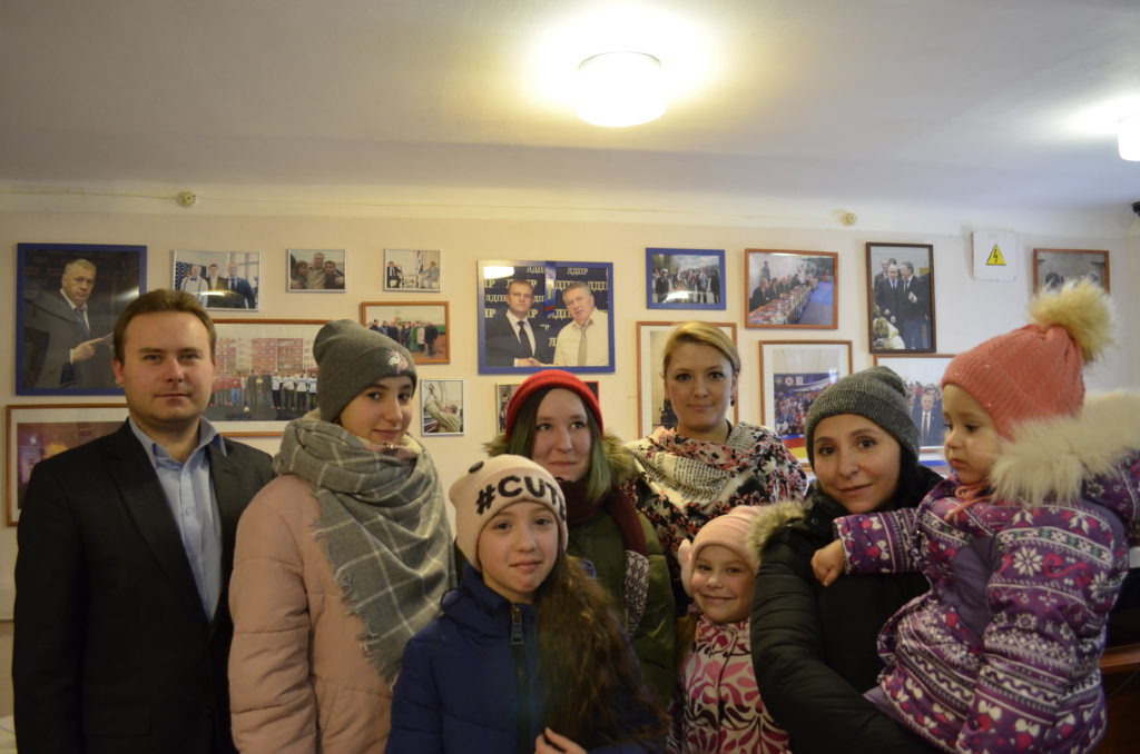 ЛДПР дарит праздник в Новый год