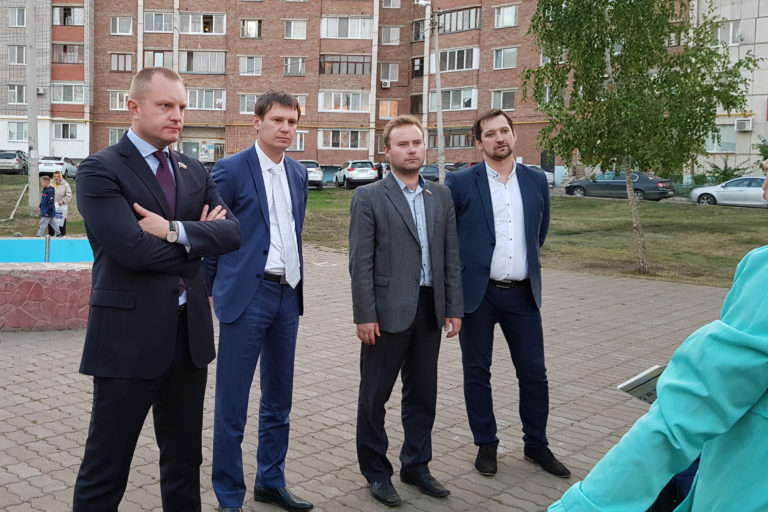 ЛДПР: работа должна быть постоянной