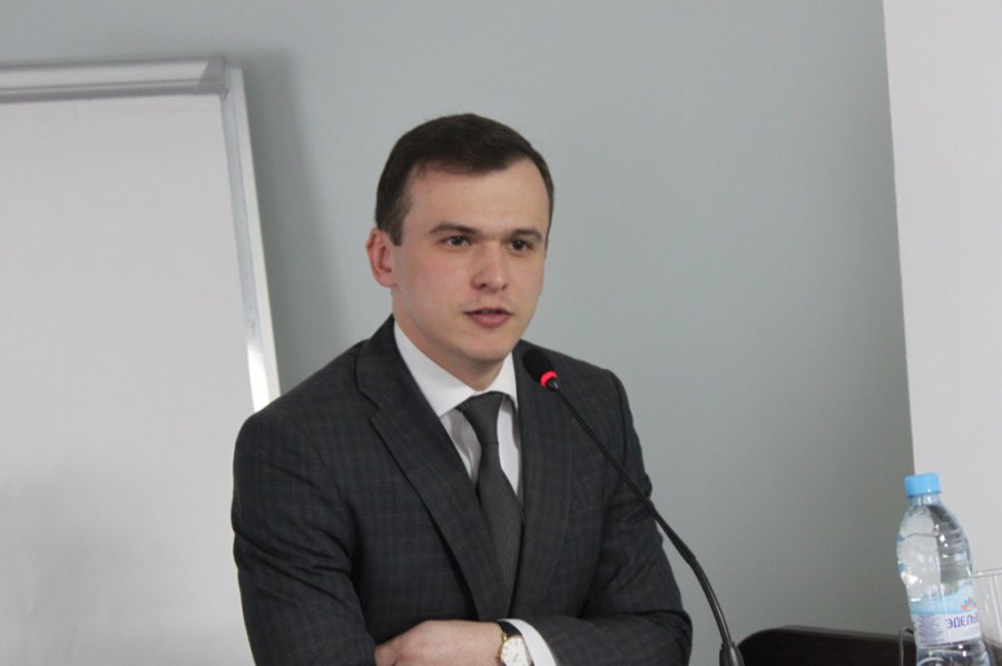 Денис Семенов поздравил творческий коллектив «Матрица» с наступающим Новым годом