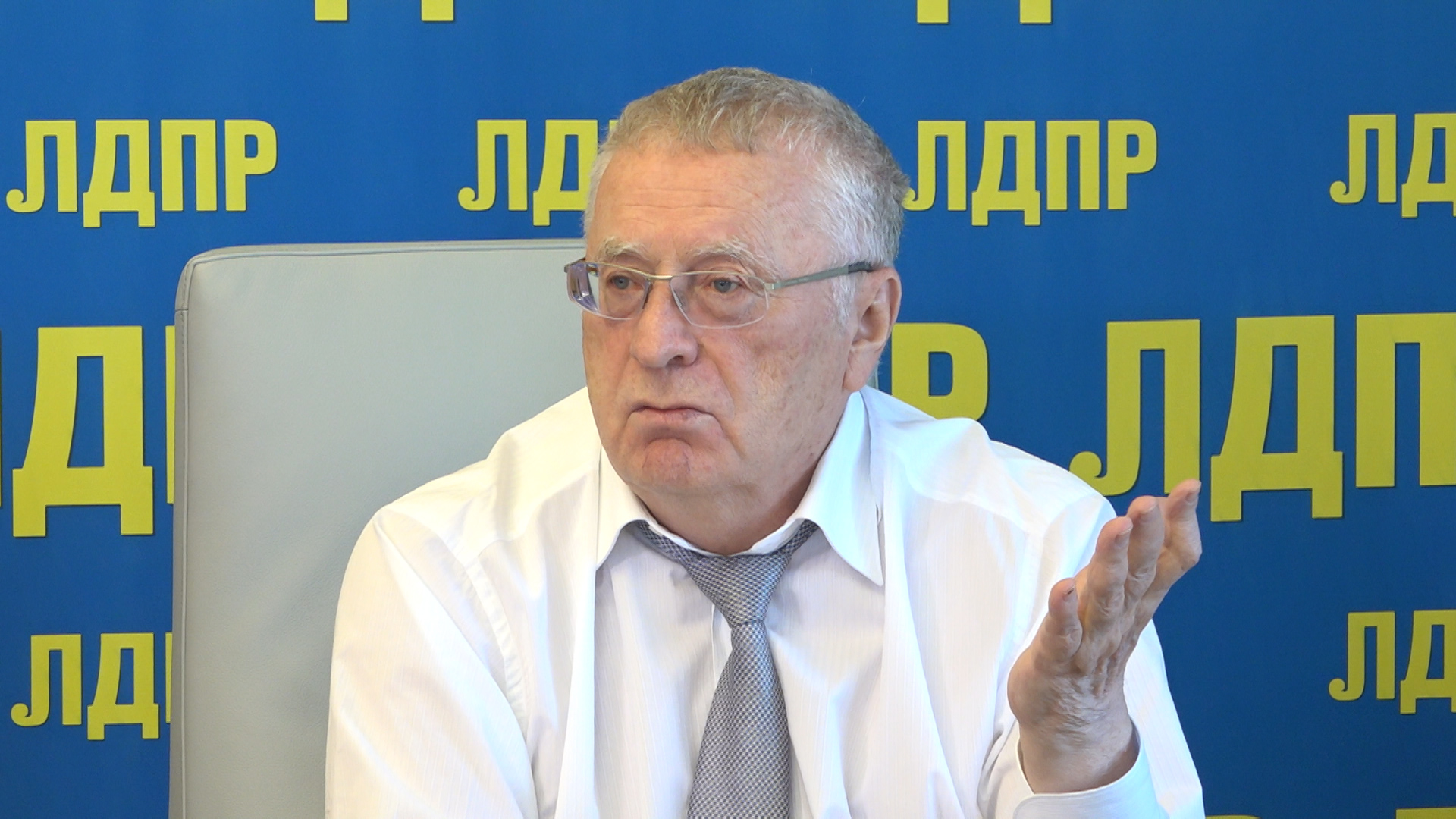 Нельзя отнимать у людей право иметь детей, полагает лидер ЛДПР
