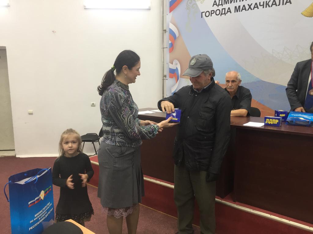 Награждение победителей и участников чемпионата Республики Дагестан по шахматам среди ветеранов и инвалидов