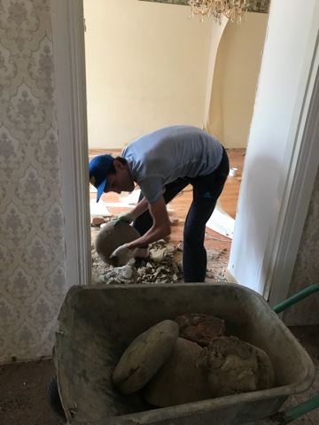 НАВЕСТИЛИ ПОЖИЛУЮ ЖЕНЩИНУ