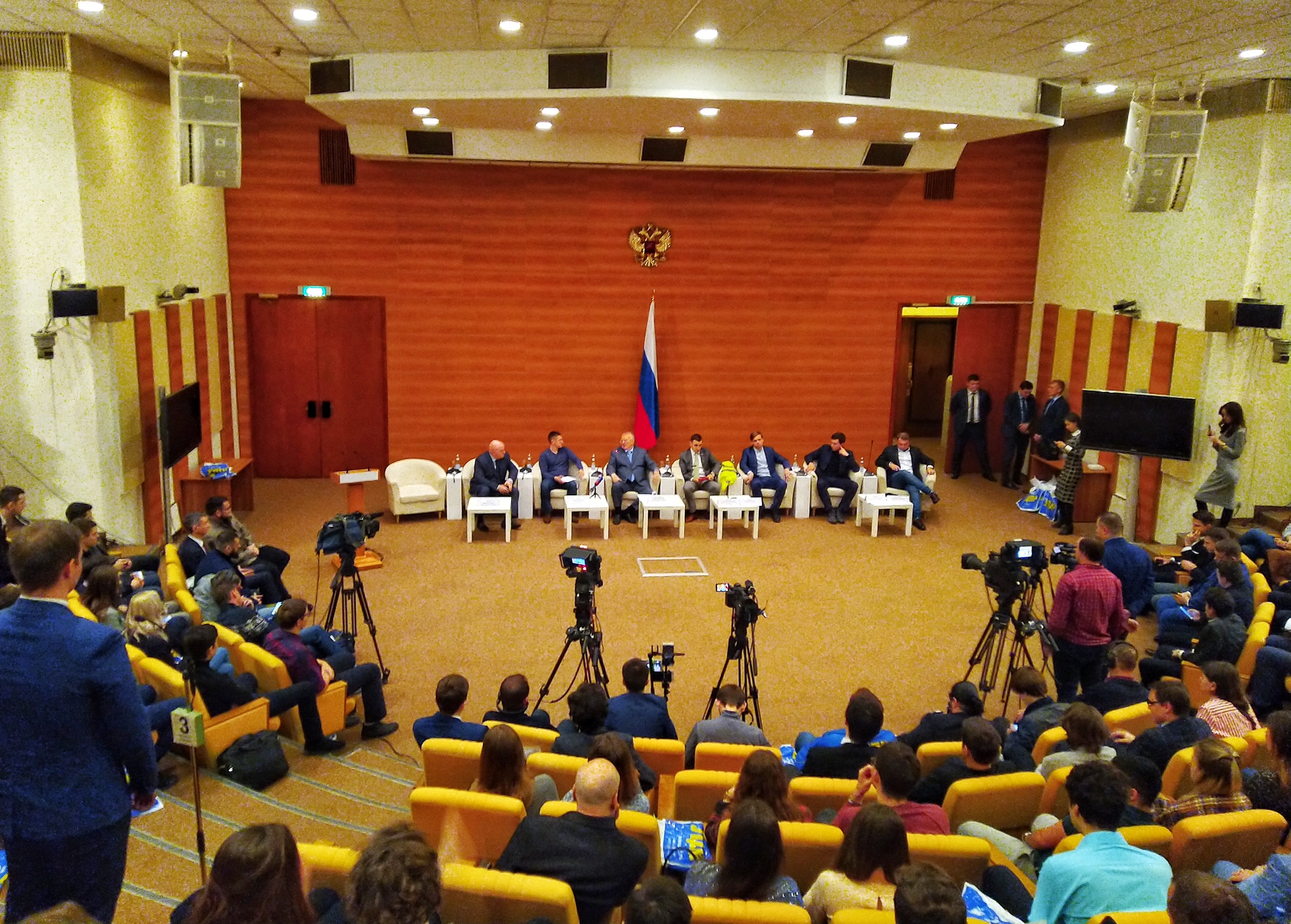 Любая революция всегда делает ставку на молодёжь