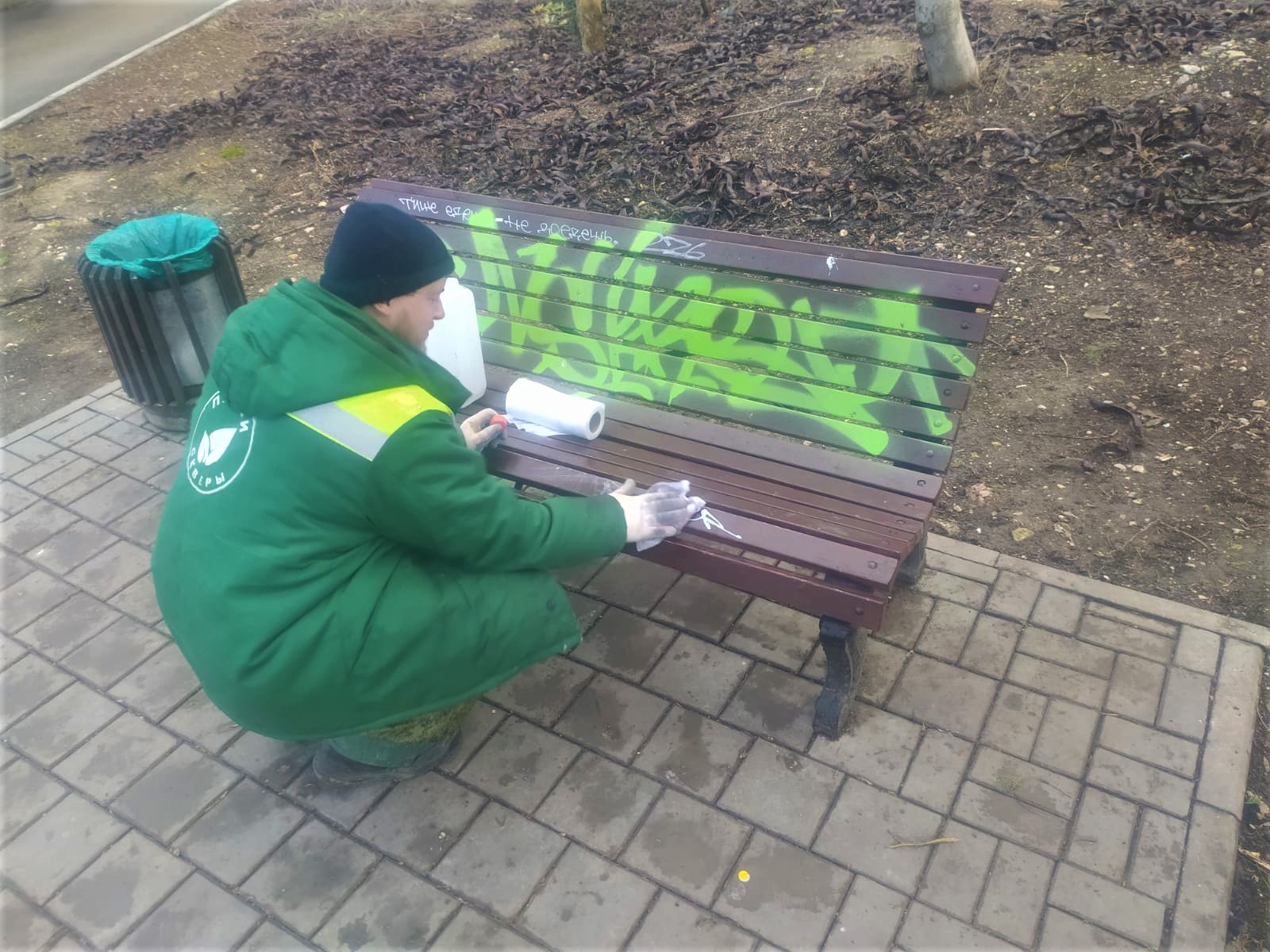 Можно ли курить в сквере на скамейке