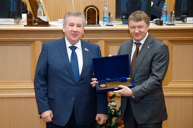 Евгения Маркова поблагодарили представители Совета законодателей «тюменской матрёшки»