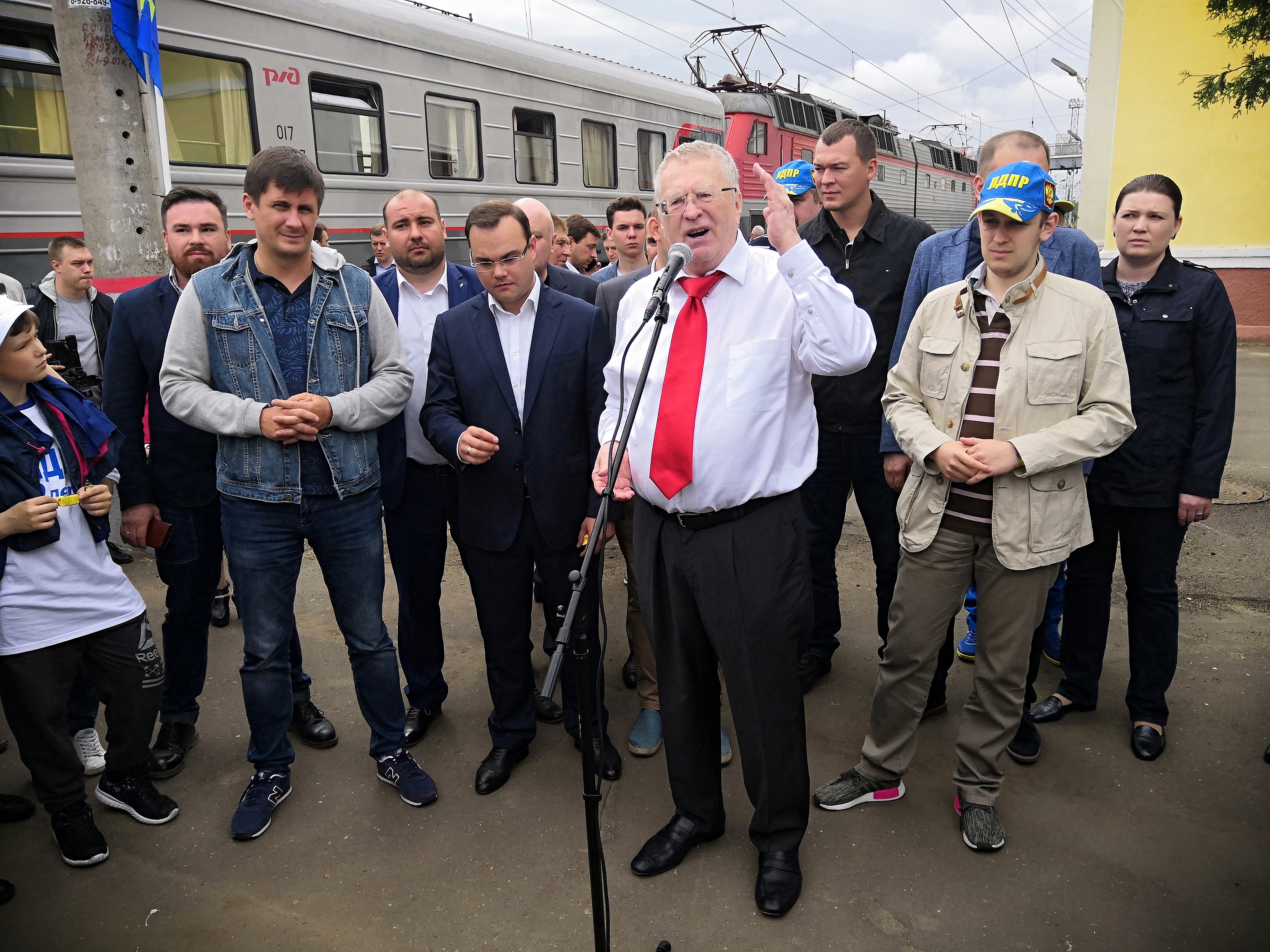 ЛДПР работает без выходных