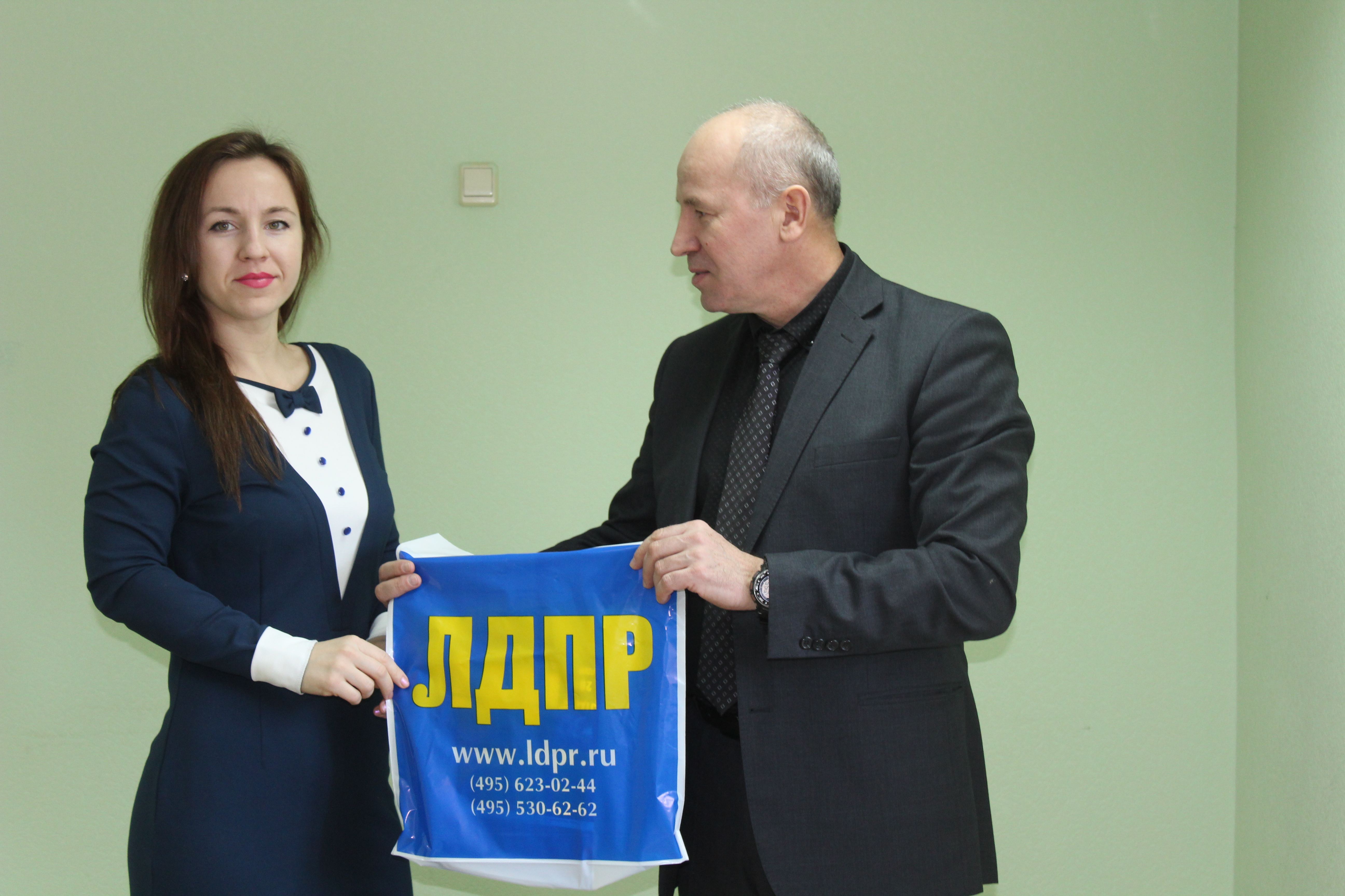 Милых Татьян поздравили в штаб-квартите ЛДПР