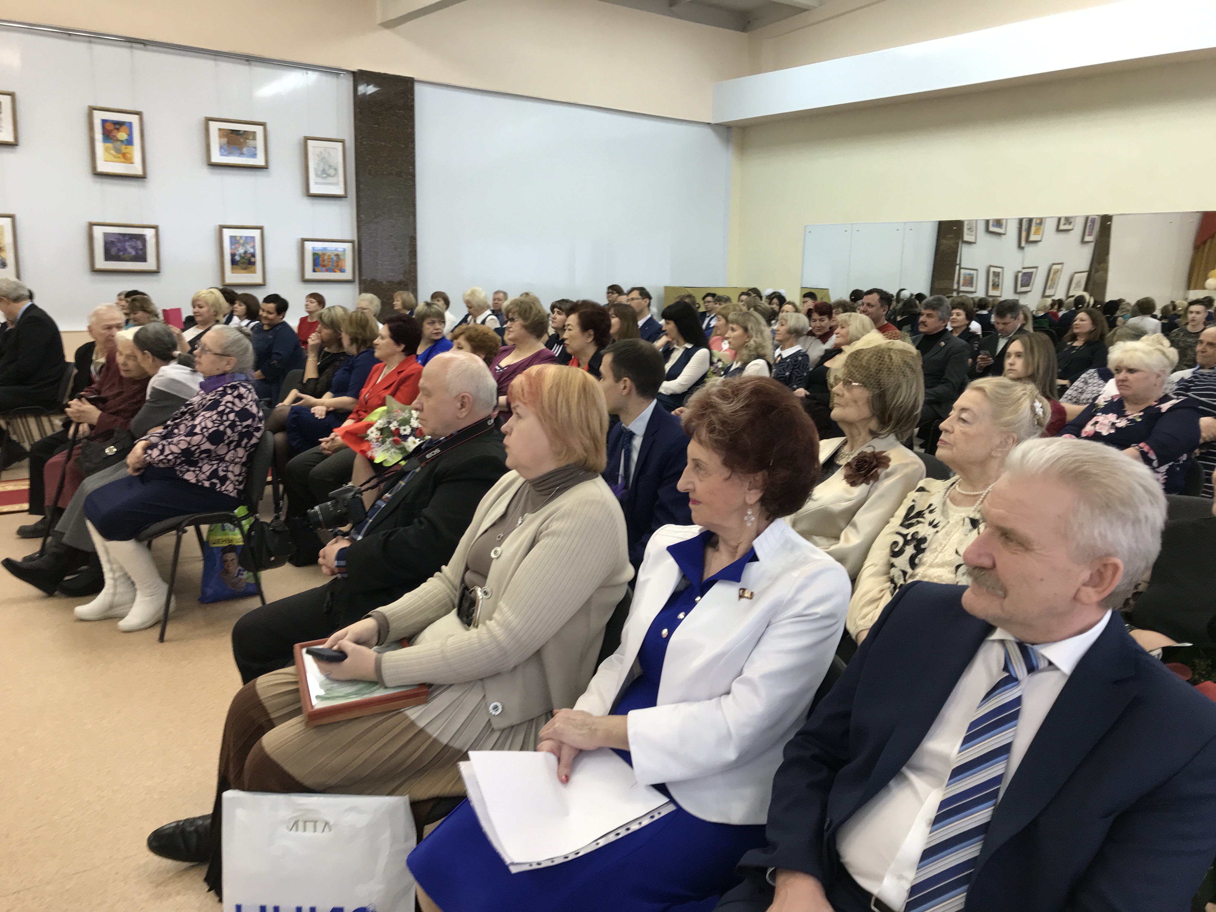 Школа № 5 г.Братска отпраздновала сегодня свой «золотой» юбилей
