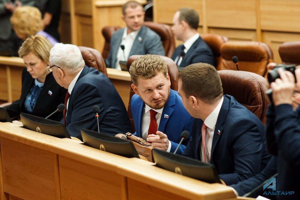 Организация водо- и электроснабжения в братском микрорайоне Сосновый бор – на контроле Олега Попова