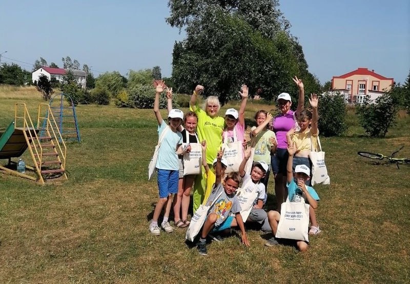 Эстафета, головоломки и прекрасный день: депутат ЛДПР провела «Веселые старты» для поселковых детей