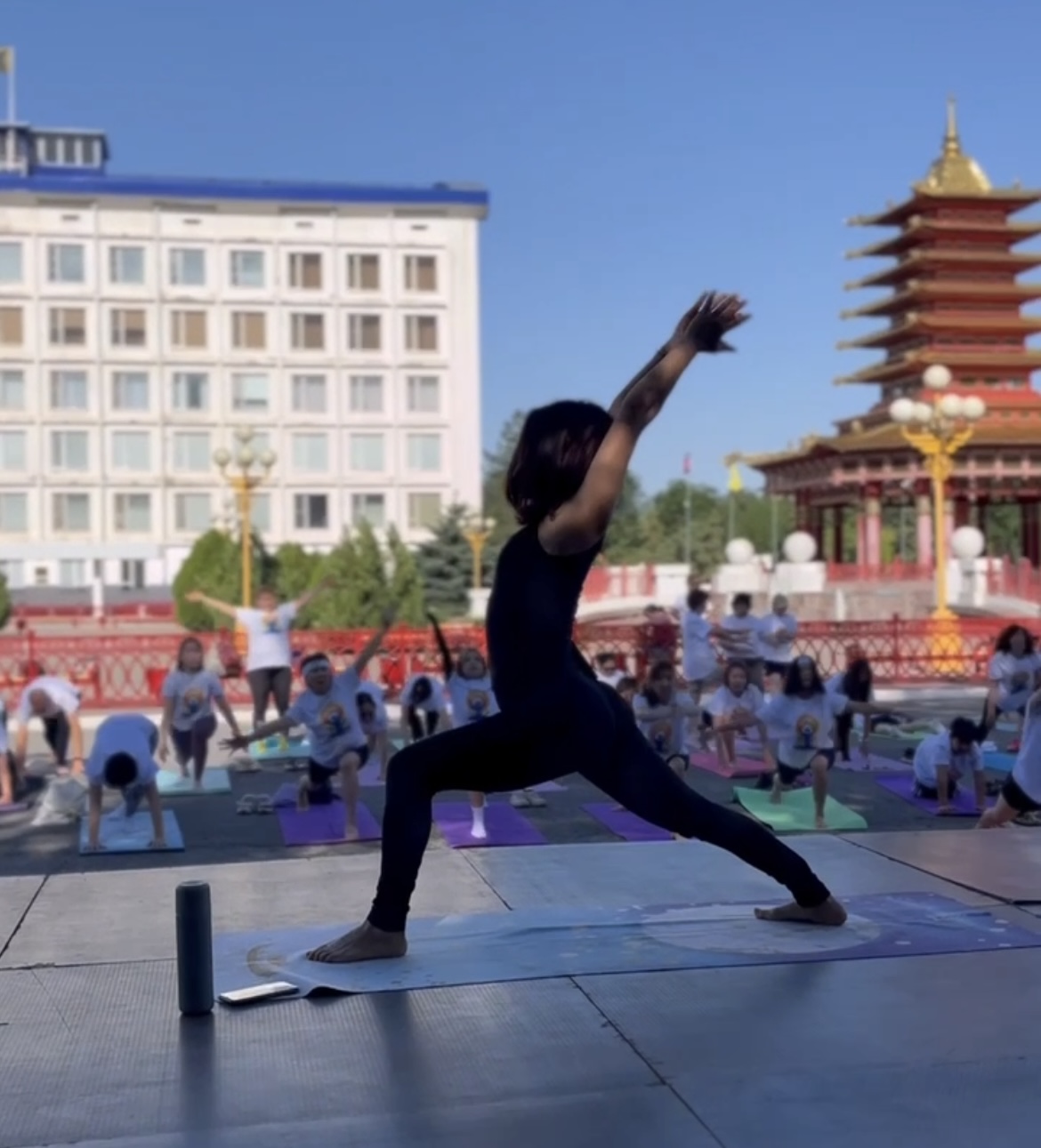 Активисты ЛДПР в Калмыкии приняли участие в массовой практики по йоге