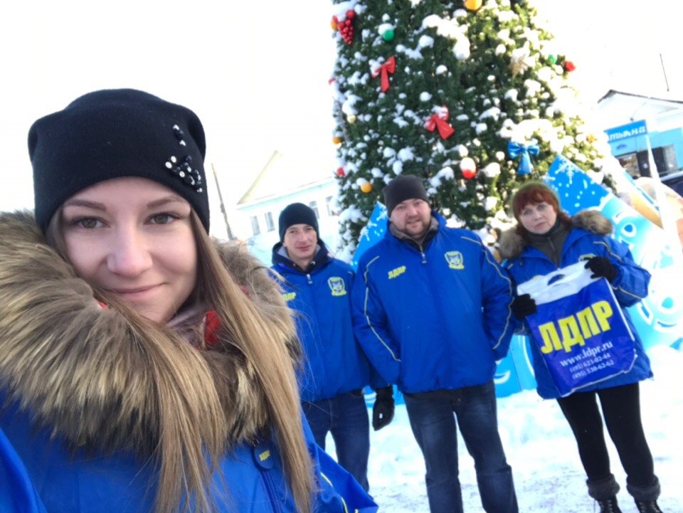 Новогодний автопоезд ЛДПР побывал в п. Ферзиково!
