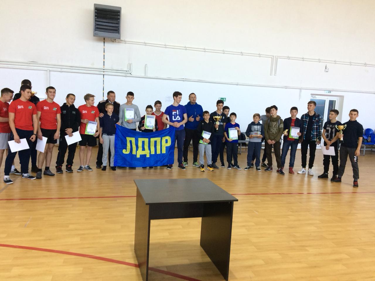 При поддержке ЛДПР прошло соревнование по мини-футболу