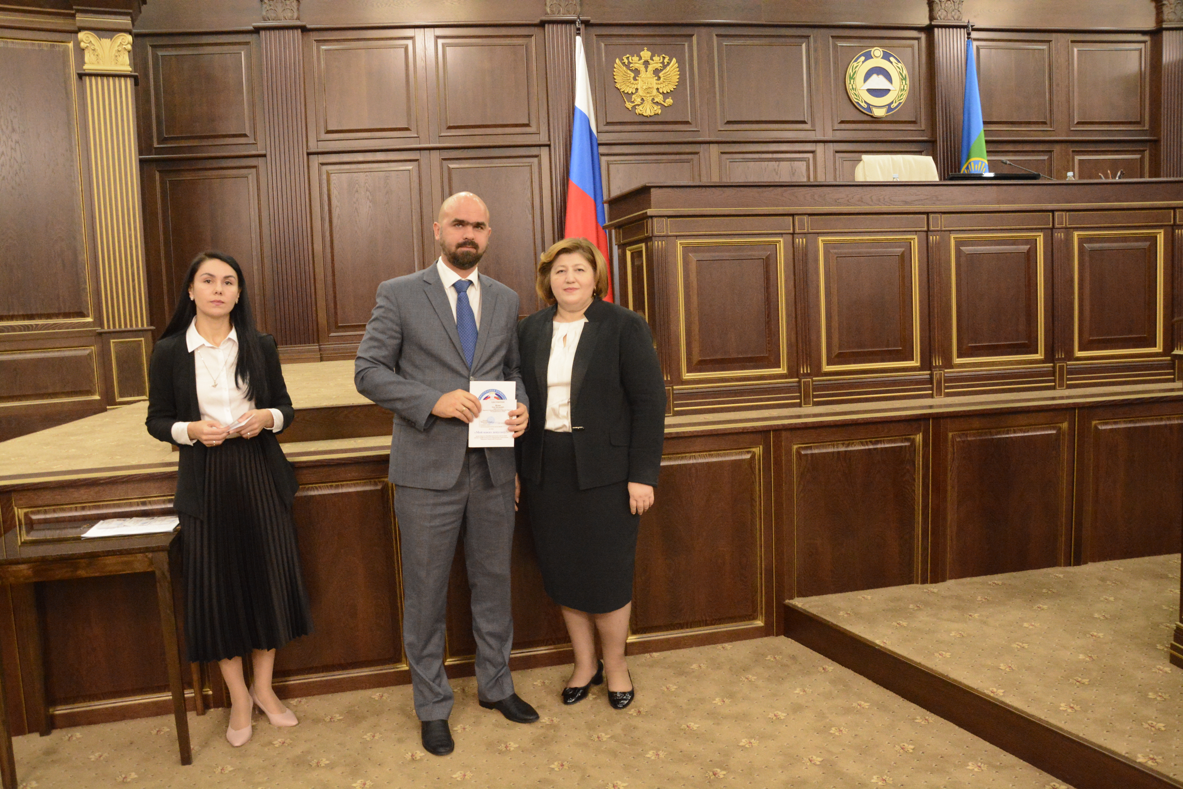 Новый состав Народного Собрания КЧР наделили депутатскими полномочиями