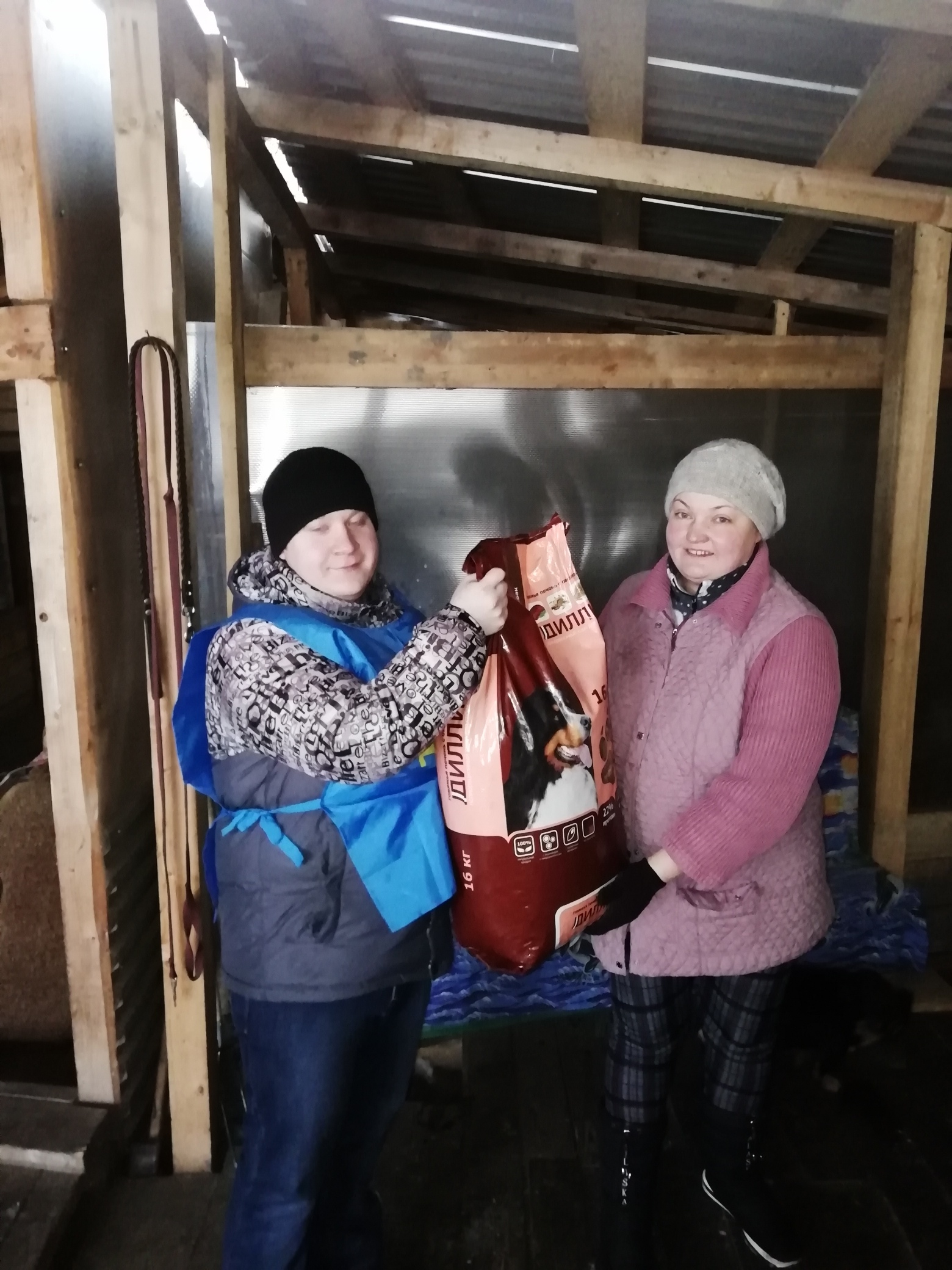 Группа активистов во главе координатора Берёзовского первичного отделения КРО, посетили приют для бездомных домашних животных