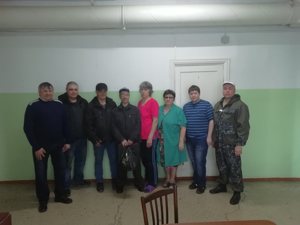 В минувшие выходные группа активистов во главе с координатором и депутатом Березовского первичного отделения КРО вновь оказали помощь пансионату для престарелых и людей с ограниченными возможностями "Добрый дом"