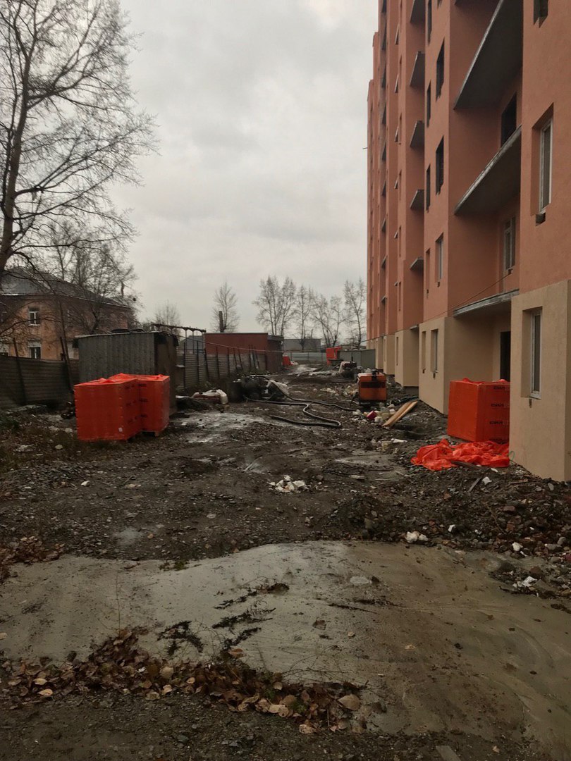 А новоселье по-прежнему откладывается…