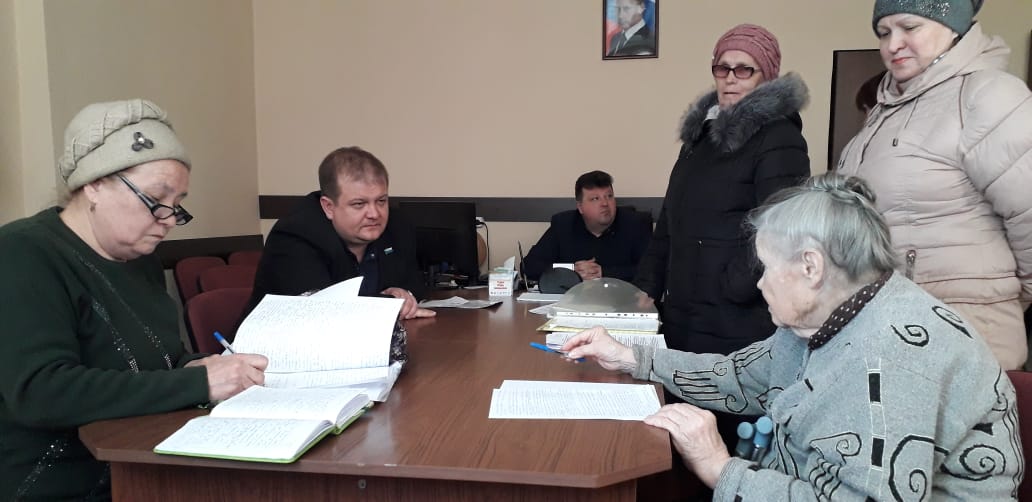 Жители Эльбана пожаловались Сергею Безденежных на транспортные проблемы