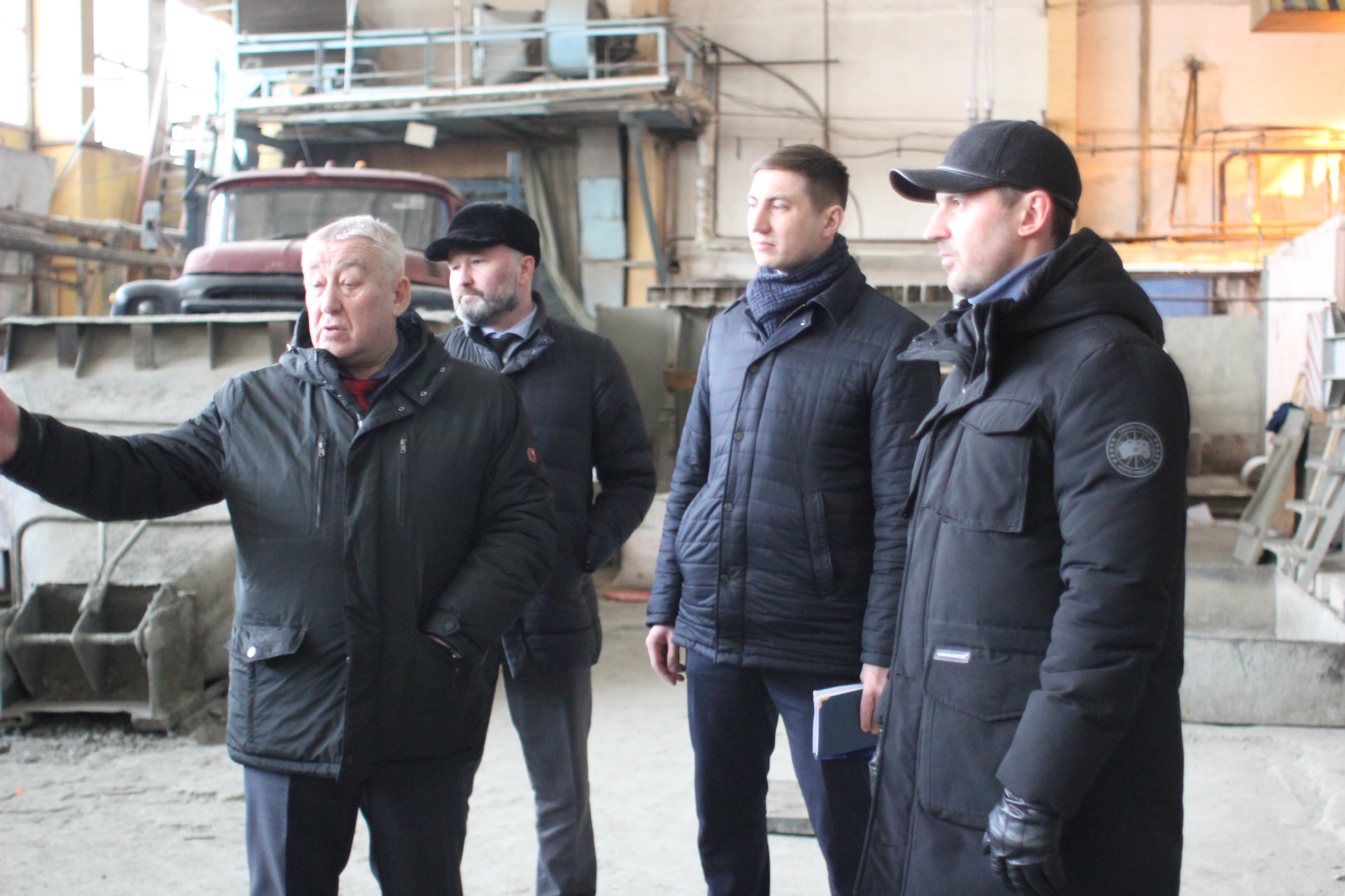 Депутаты от ЛДПР посетили завод ЖБИ в Хабаровске