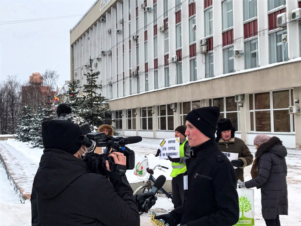Активист ЛДПР просит Быкова проголосовать против запрета о проведении пикетов у государственных зданий