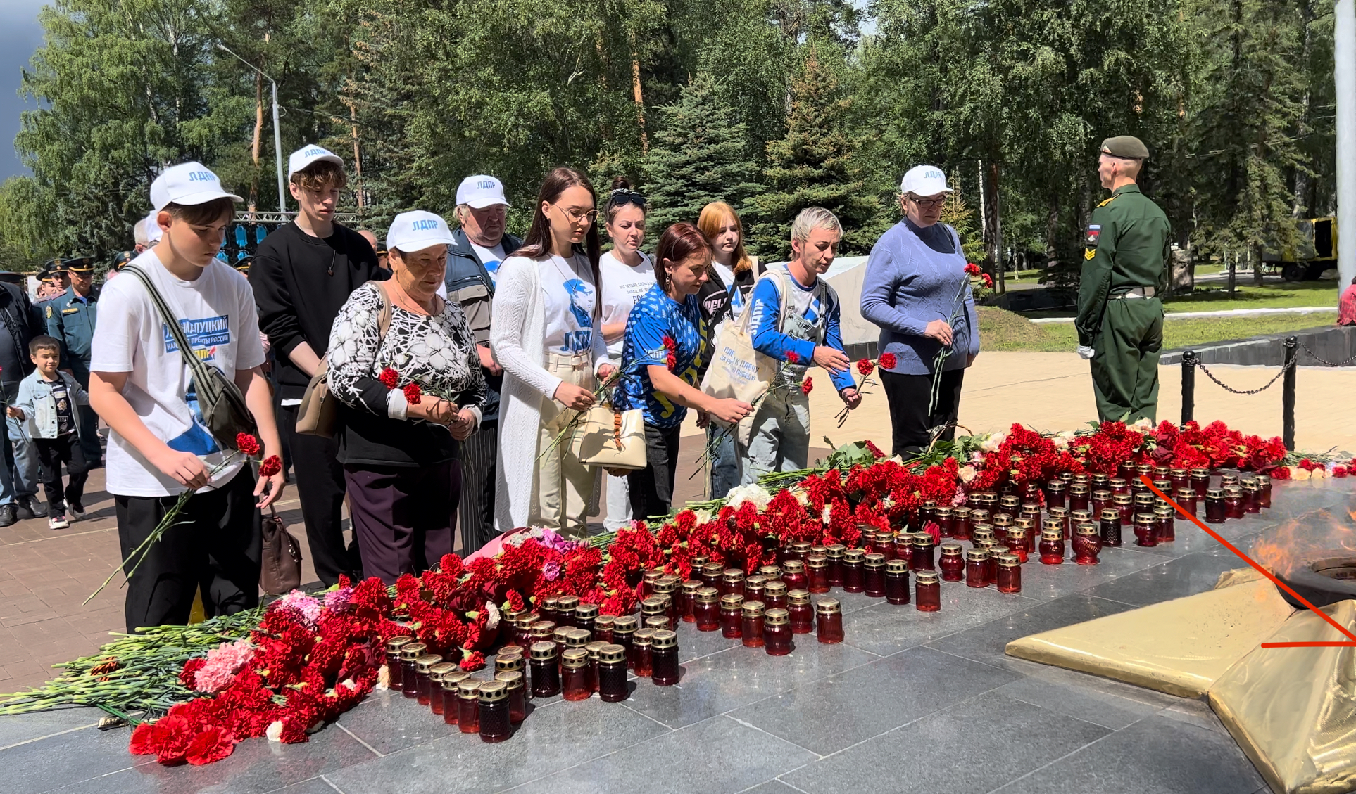 Представители ЛДПР по всей Костромской области отдали дань памяти героям Великой Отечественной войны