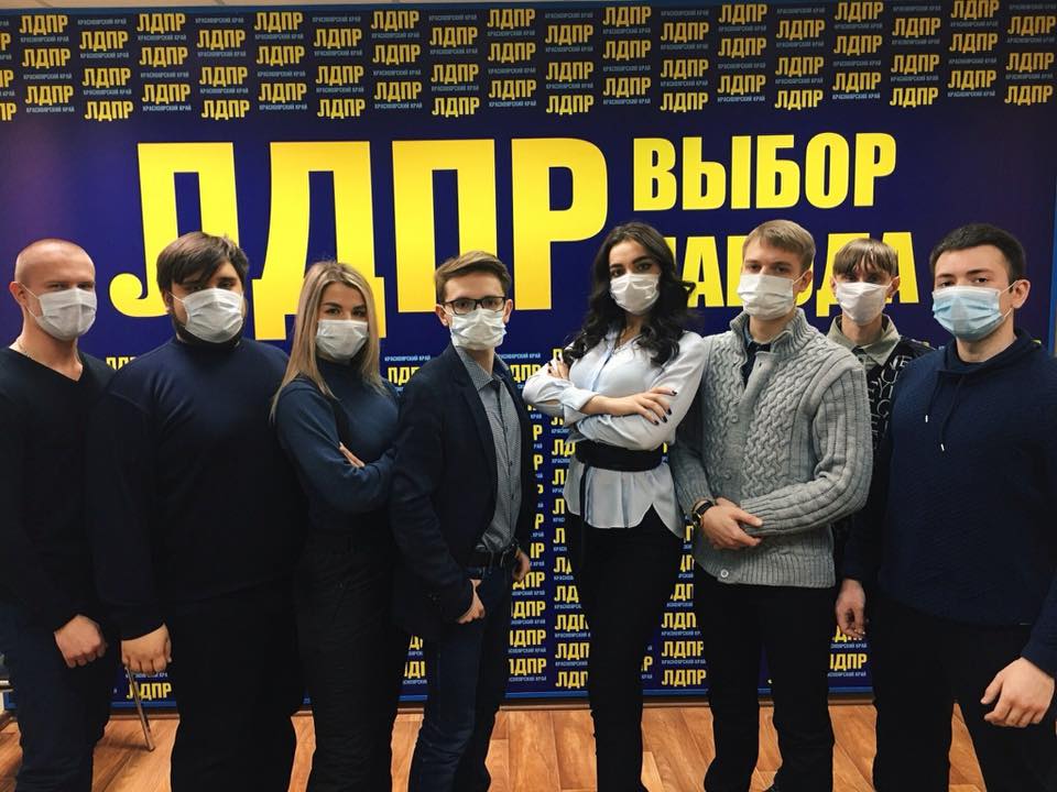 "ВРЁШЬ - НАС ГРИППОМ НЕ ВОЗЬМЁШЬ!"