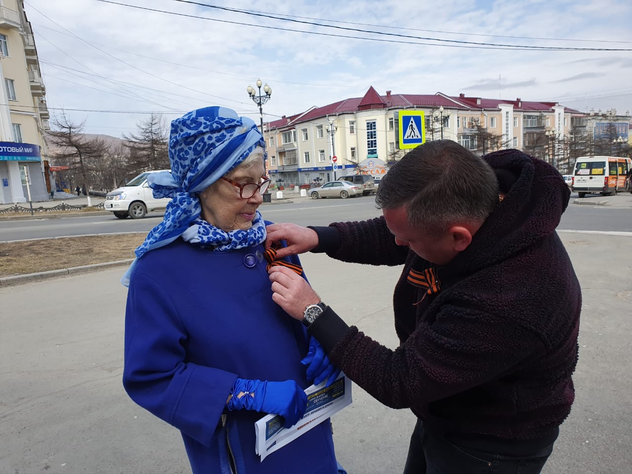 Активисты Магаданского регионального отделения ЛДПР поддержали Всероссийскую акцию “Георгиевская лента”