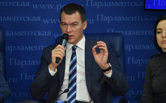 Михаил Дегтярёв предложил ограничить оборот долларов США в сфере физической культуры и спорта в России