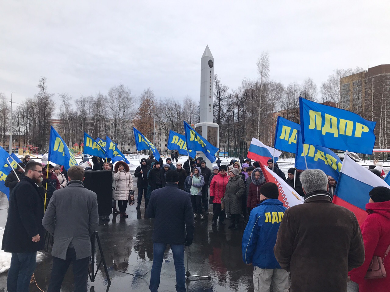 ЛДПР требует прекратить давление по политическим мотивам на наших депутатов