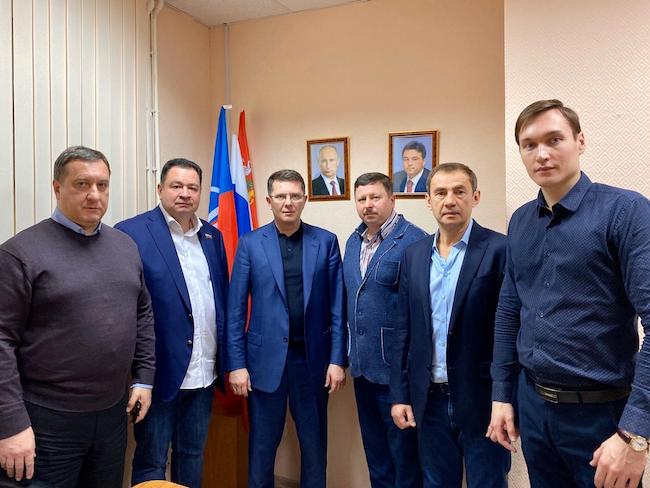 Депутат ГД Сергей Жигарев посетил Монинскую кадетскую школу и встретился с жителями Щелково