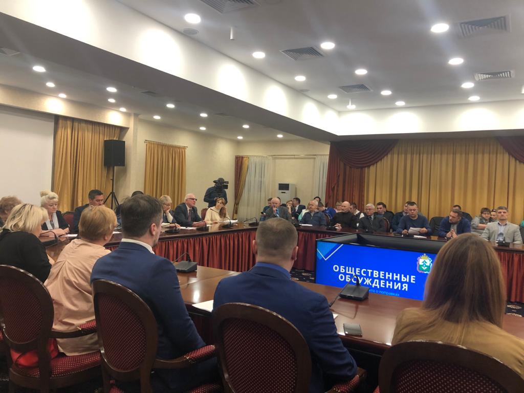 В НАО обсуждают поправки в Конституцию