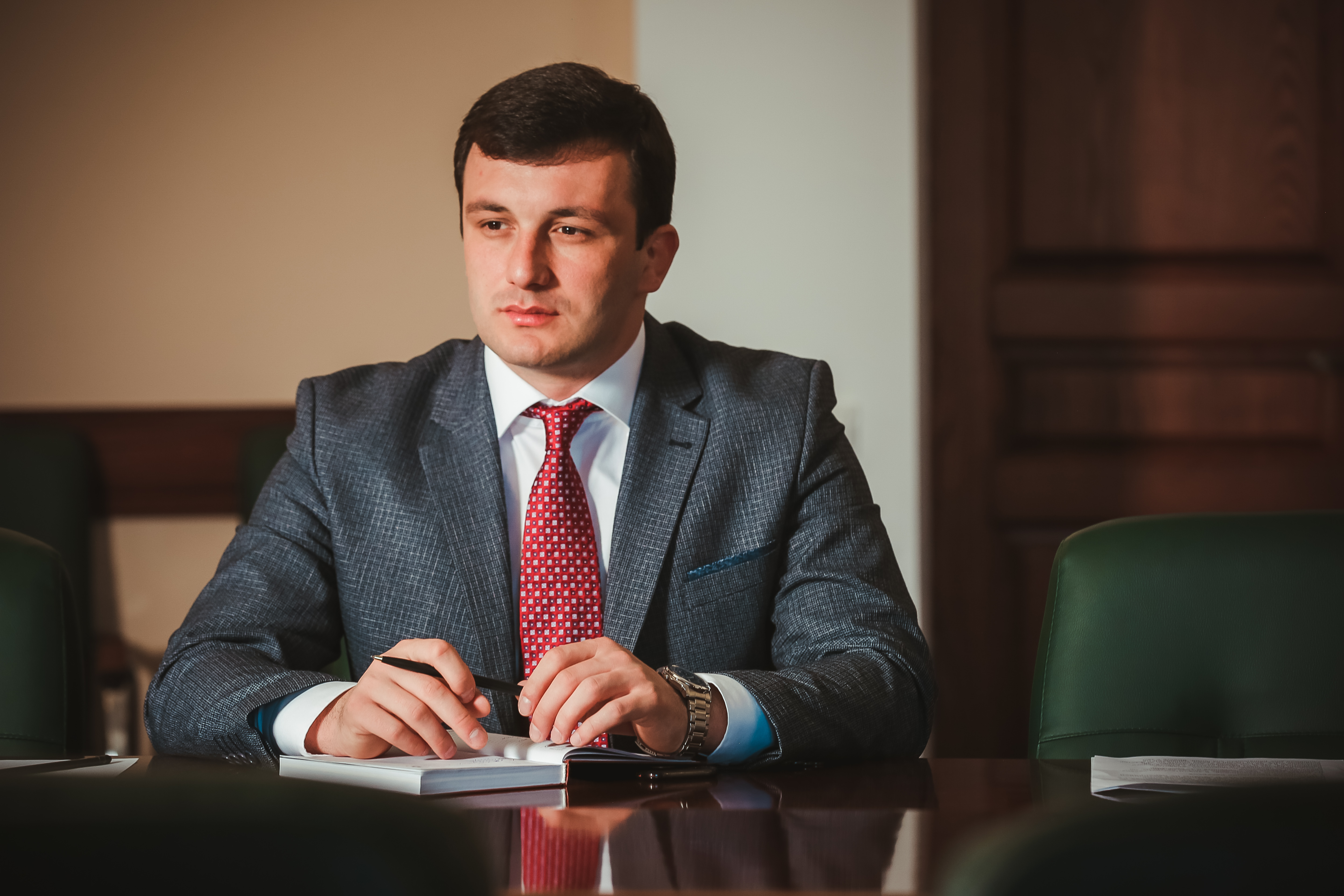 Сослан Бестаев: списание долгов россиян по микрозаймам существенно повлияет на бюджет многих семей