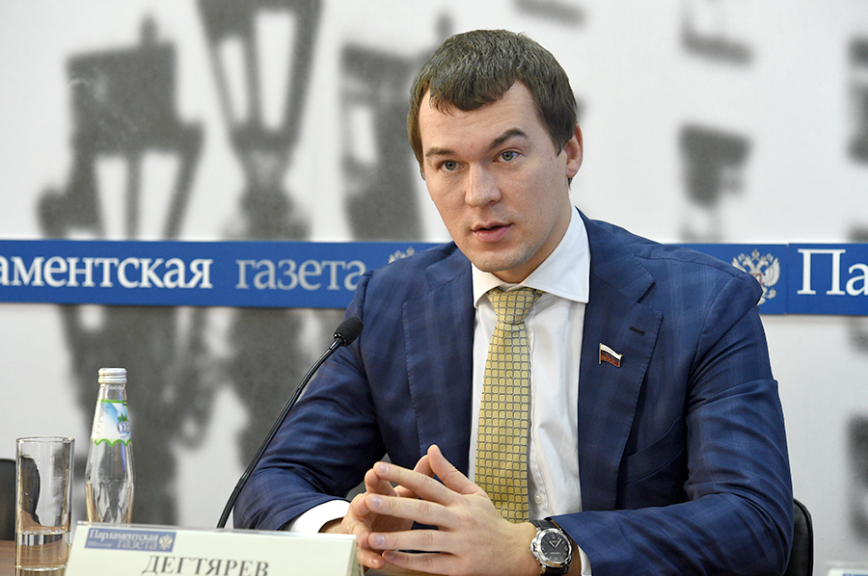 Футбол вне политики