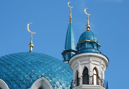 Владимир Жириновский поздравляет мусульман России, ближнего и дальнего Зарубежья с приходом праздника Ураза-Байрам.