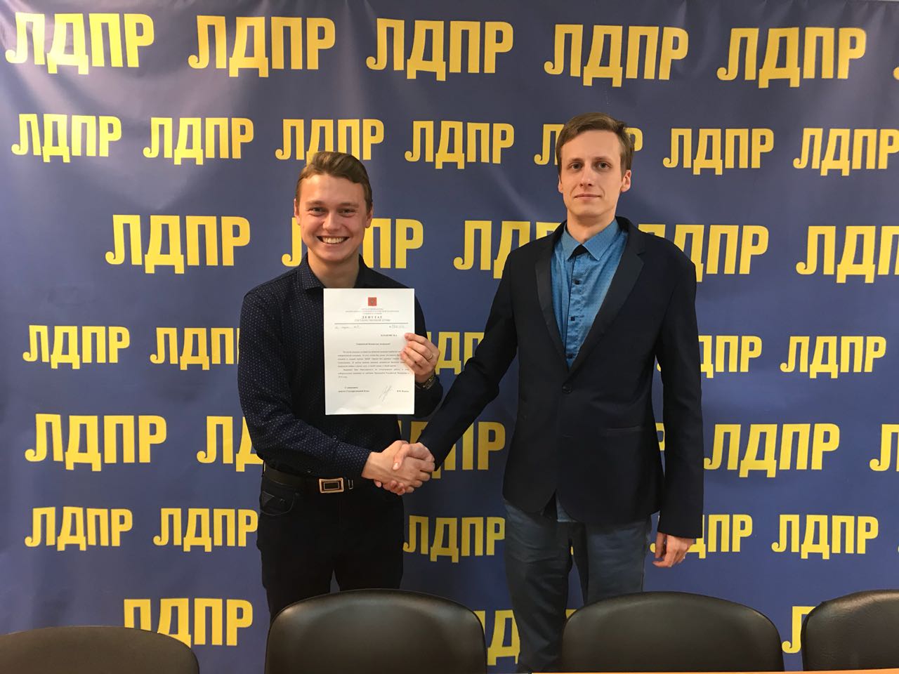 Власов поблагодарил Казакова за Жириновского